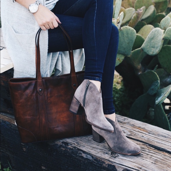 NEW FRYE Short Nora Zip Boots - 9 - Picture 14 of 14